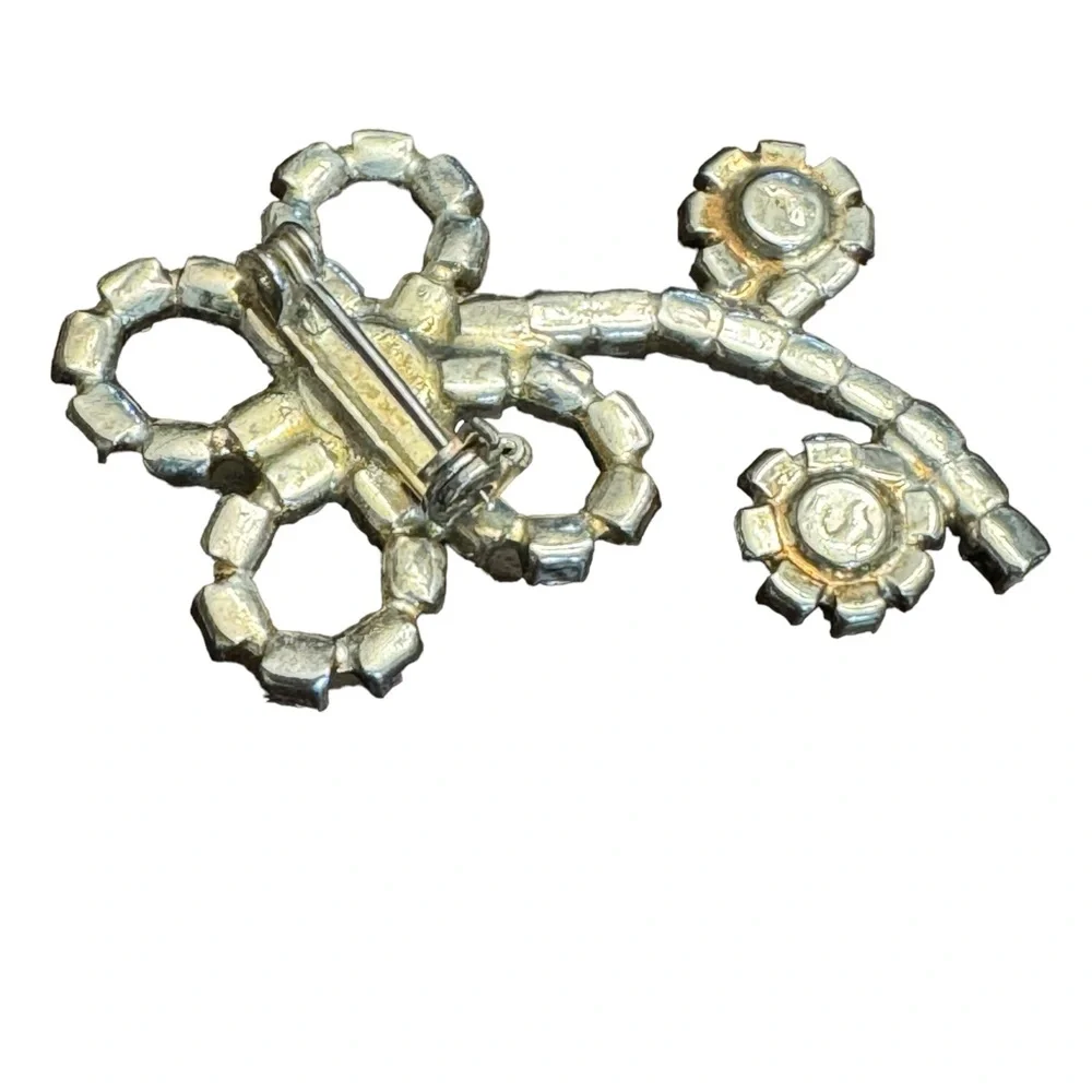 Pretty Vintage Diamanté Flower Brooch Silver Tone